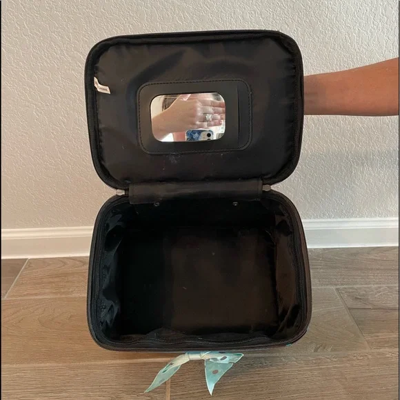 J Garden Makeup Bag - Picture 7 of 7